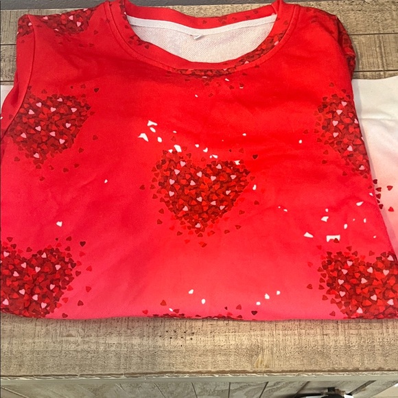 Red Heart Patterned Top - Picture 2 of 6